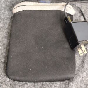 Tablet Samsung con Estuche y Cargador Original - imagen 2