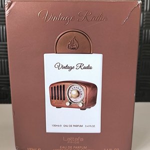 Lote anterior: Perfume Lattafa Pride Vintage Radio Eau de Parfum 100 ml