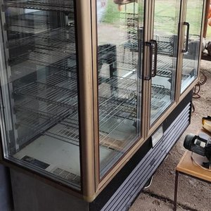 Exhibidor Refrigerado de Postres con 3 Puertas de Vidrio - imagen 1