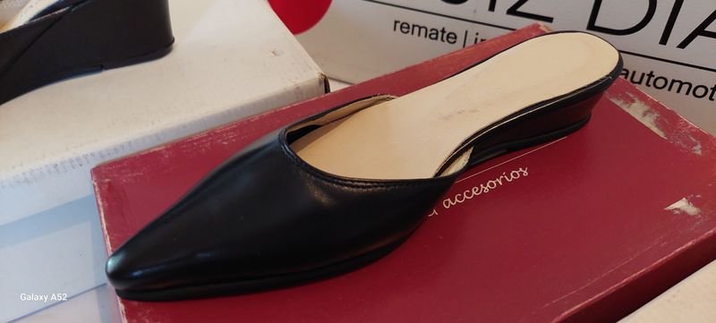 Zapatos de tacón alto en cuero negro - imagen 3