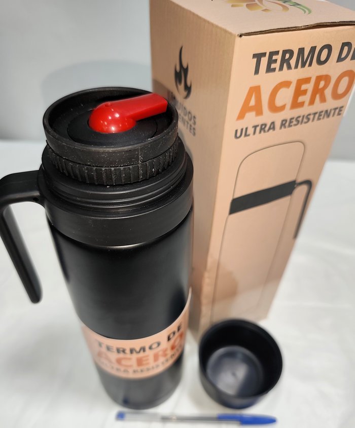 Termo de Acero Inoxidable Negro con Pico Cebador, Nuevo en Caja