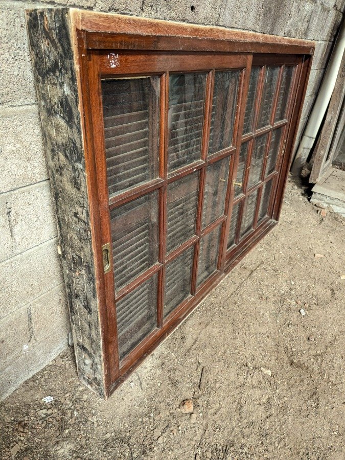 Ventana de madera con dos hojas corredizas y marco - imagen 3