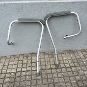 Andador Plegable de Aluminio con Soporte para Water - imagen 3