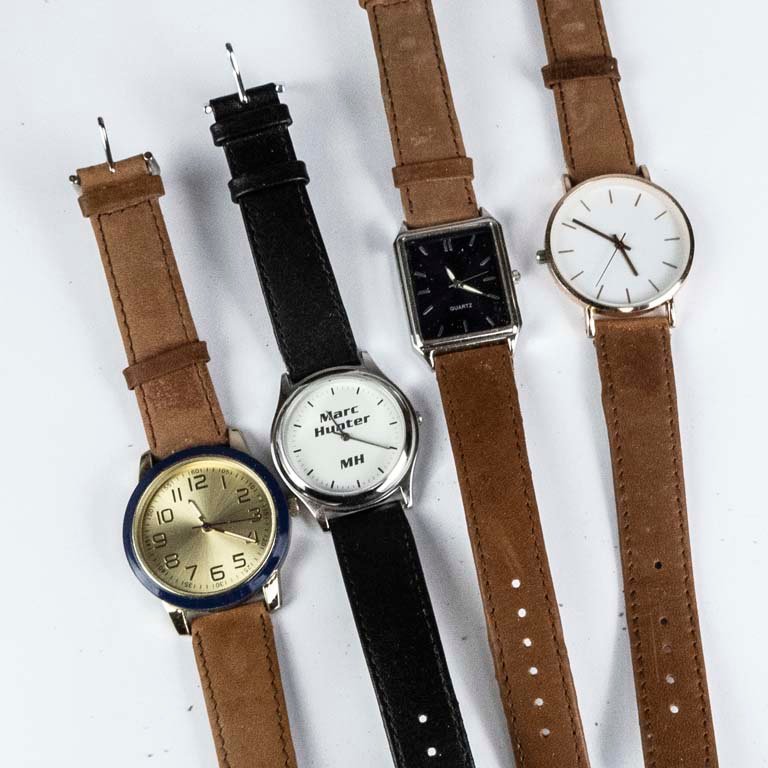 Lote siguiente: Relojes de cuero y metal, funcionando