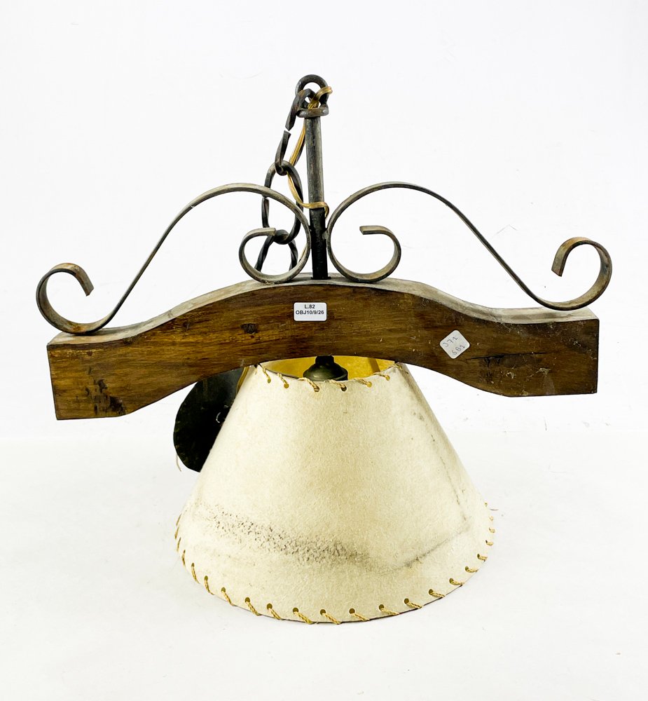 Colgante en hierro y madera con pantalla de 45 x 40 cm