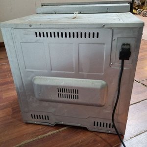 Horno Eléctrico Panavox Plateado con Detalles y Falla en Resistencia - imagen 5