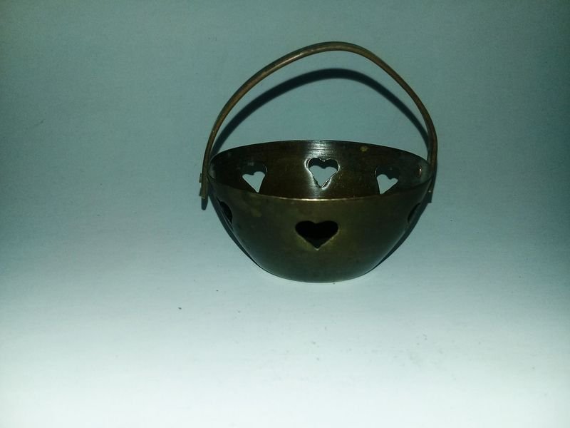 Canastita de bronce decorativa - imagen 2