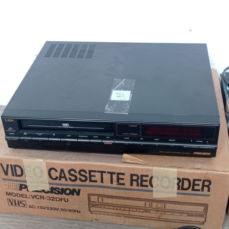 Dos VCRs y cintas de video en venta - imagen 2