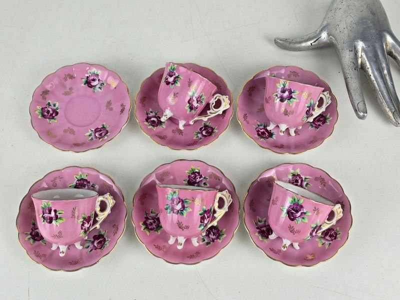 Juego de 5 Tazas y Platos de Porcelana Rosa con Flores Doradas