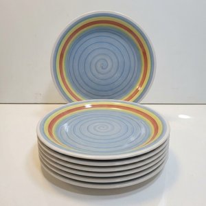 Lote siguiente: Set de 6 Platos de Cerámica con Diseño Espiral Azul y Rayas