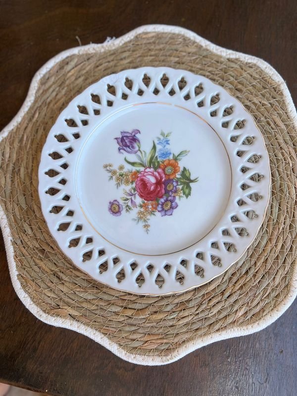 Lote anterior: Plato de loza con diseño floral