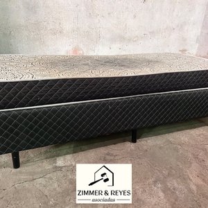 Sommier de Una Plaza con Base Negra y Colchón Estampado - imagen 3