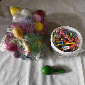 Lote de Maracas, Sonajeros y Argollas de Plástico Multicolor - imagen 2