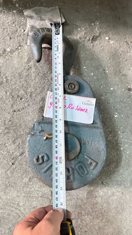 Gran Roldán de Hierro con Herramientas y Accesorios - imagen 1