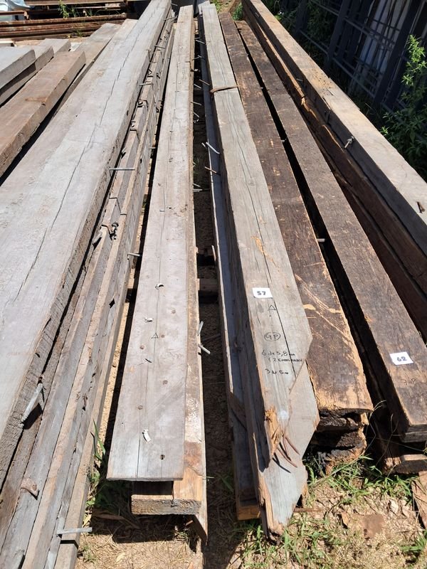 Lote siguiente: Vigas de madera para construcción