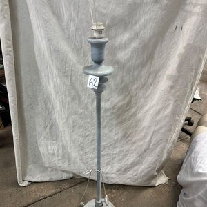 Lote anterior: Lámpara de Pie Metálica Antigua (Sin Pantalla)