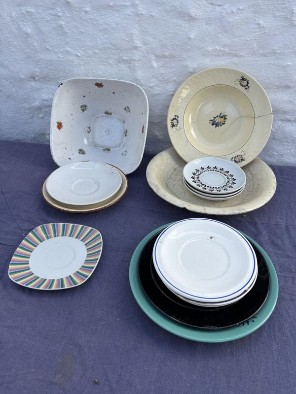 Lote mixto de vajilla de loza y porcelana. - imagen 4