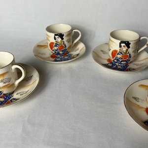 Juego de Café de Porcelana Japonesa con Grabado y Relieve - imagen 3