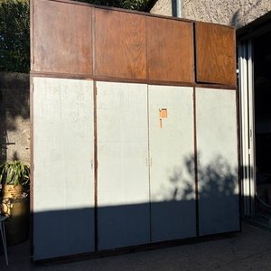 Ropero de madera con alzada y puertas batientes - imagen 2
