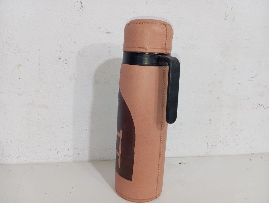 Termo de cuero con logo de caballo - imagen 4