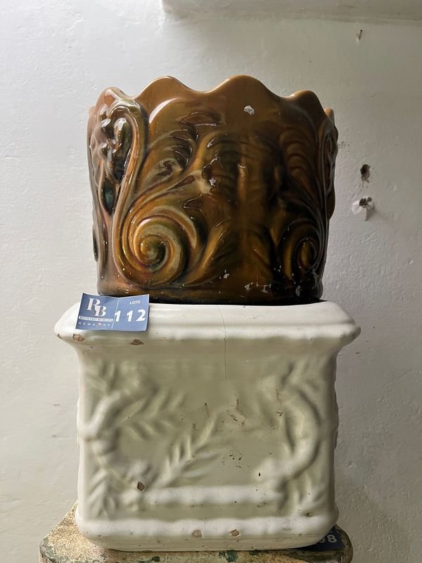 2 Macetas de Loza Decoradas
