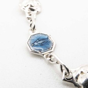 Pulsera de Plata para Niña con Esmalte Azul y Diseño Floral - imagen 2