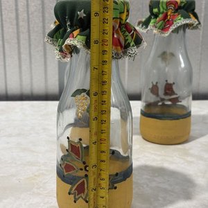 Set de 3 Botellas de Vidrio Decoradas a Mano con Tapas de Tela Estampada - imagen 4