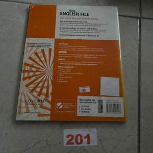 Workbook New English File Upper-Intermediate con MultiROM - Oxford - imagen 2
