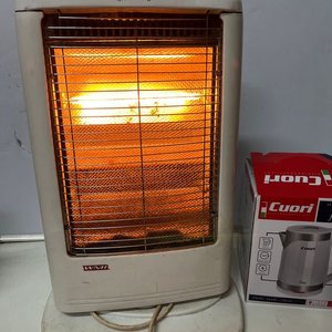 Estufa Eléctrica WNR y Jarra Eléctrica Cuori (sin funcionar) - imagen 2