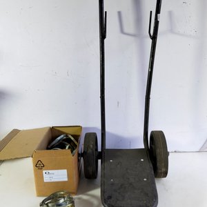 Lote siguiente: Carro Transportador con 51 Abrazaderas Metálicas