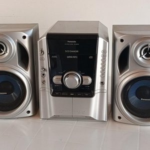 Equipo de Sonido Panasonic SA-AK240 con CD Changer - imagen 2