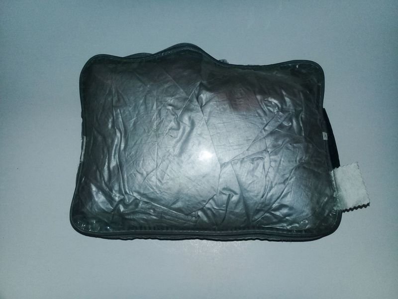 Funda cubre auto gris nueva con cierre de cremallera - imagen 3