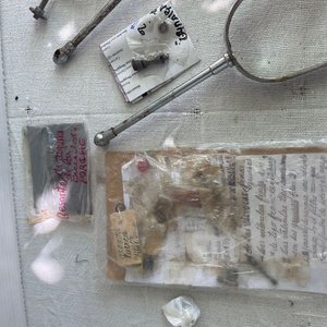 Lote de Repuestos de Frenos de Bicicleta y Tornillería Variada - imagen 3