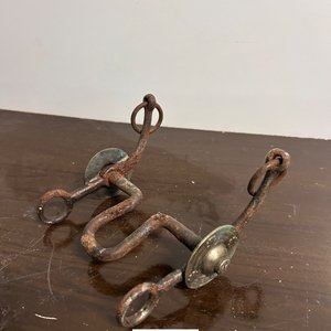 Lote siguiente: Freno de Caballo Antiguo con Detalles Metálicos