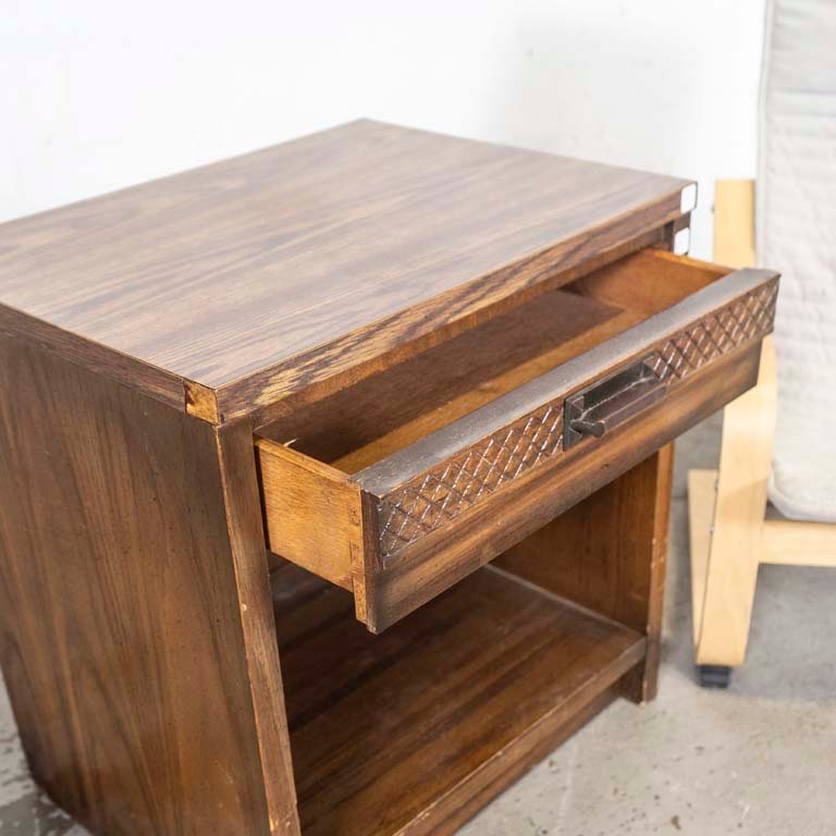 Mesa de luz y sillón flex de niño para decorar el hogar - imagen 3