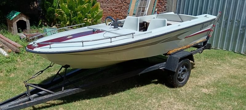 Lancha con Trailer y motor nuevito - Venta en subasta - imagen 3