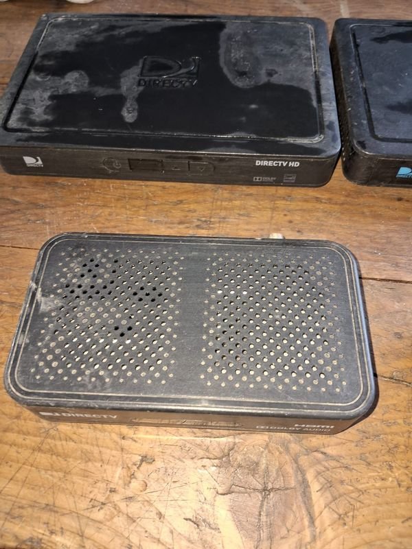Decodificadores Directv y accesorios para cable - imagen 3