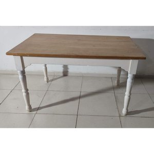Lote anterior: Mesa de Comedor Blanca con Patas Torneadas y Tapa de Madera
