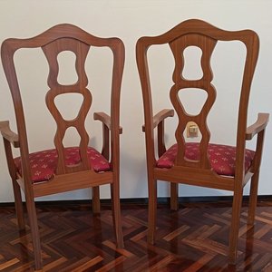 Par de Sillones Sitiales Clásicos en Madera Maciza Lustrada con Tapizado Bordo - imagen 4