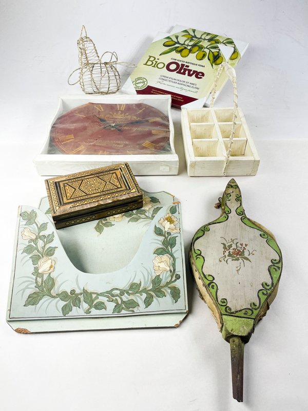 Lote siguiente: Colección de artículos vintage y útiles para el hogar