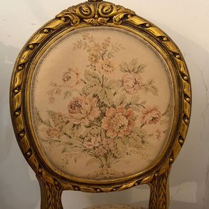Silla Francesa Estilo Luis XVI Respaldo Medallón Tapizado Floral Madera Dorada - imagen 4