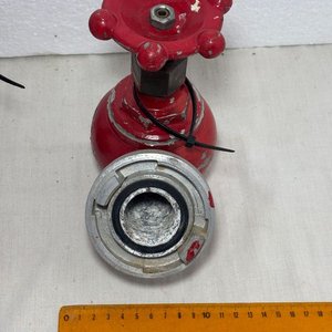 Lote de 3 Llaves de Paso y Grifería Industrial Roja - imagen 4