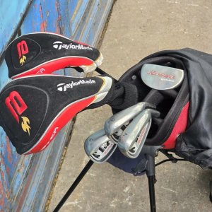 Lote siguiente: Set de Golf Junior TaylorMade Burner Completo con Bolsa Trípode