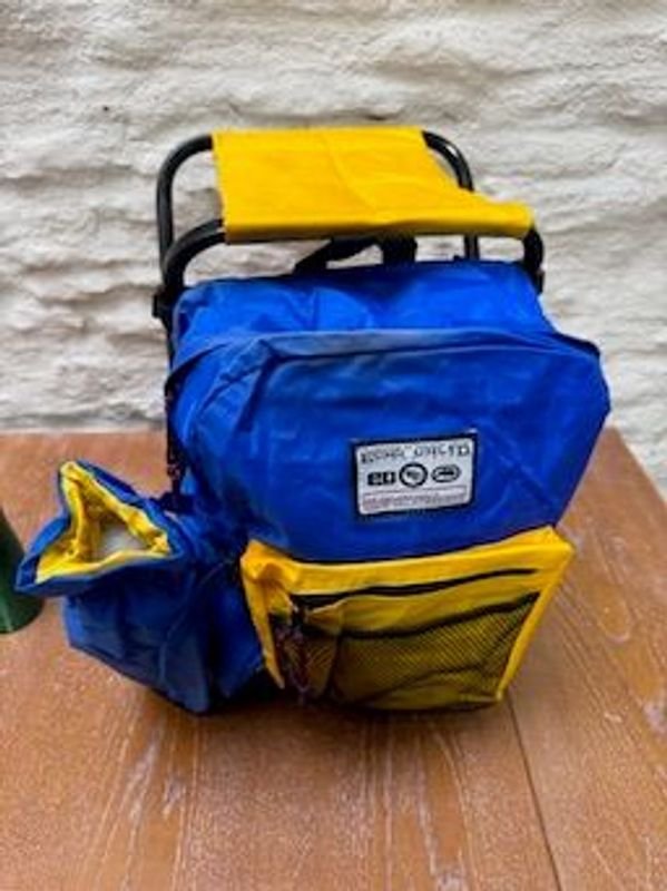 Mochila y termo de agua para viajes - imagen 2