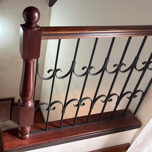 Reja Balconera con Poste Torneado y Remate Esférico - imagen 2