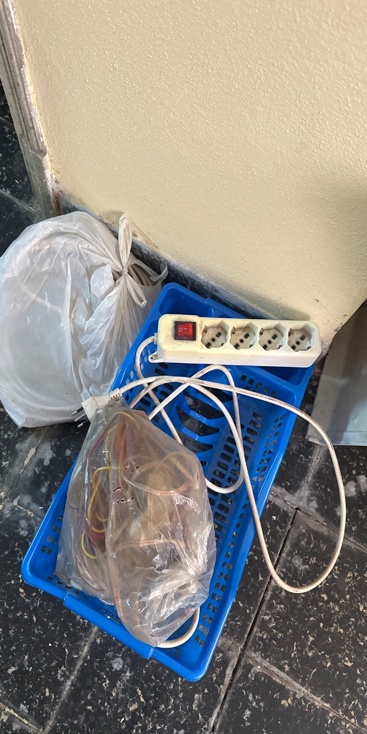Regleta de Tomas de Corriente con Cable de Extensión