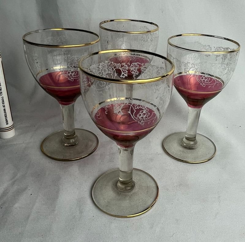 Copas de cristal con diseño etched y borde dorado - imagen 4