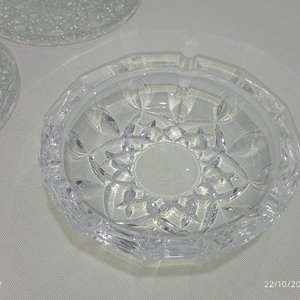 Set de 8 piezas de cristal labrado: 6 platos de postre y 2 ceniceros italianos - imagen 4