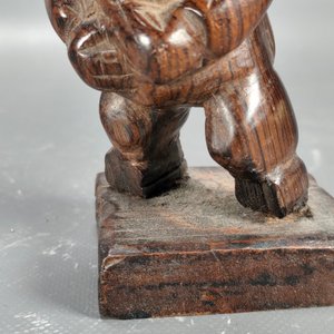Lote de 3 Tallas de Madera con Figuras Humanas - imagen 13