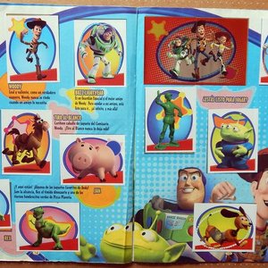 Álbum de Figuritas Completo "Un Mundo Mágico" Disney Panini 2012 - imagen 3